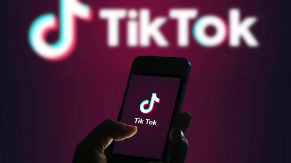 Cách để video của bạn đứng đầu